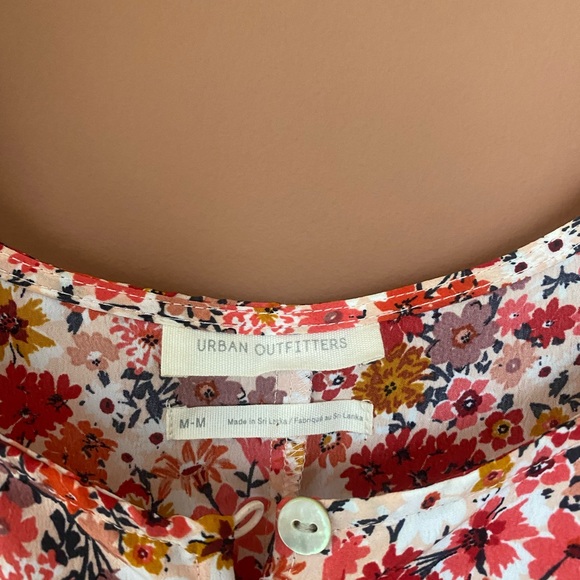 Urban Outfitters - Picture 3 of 3